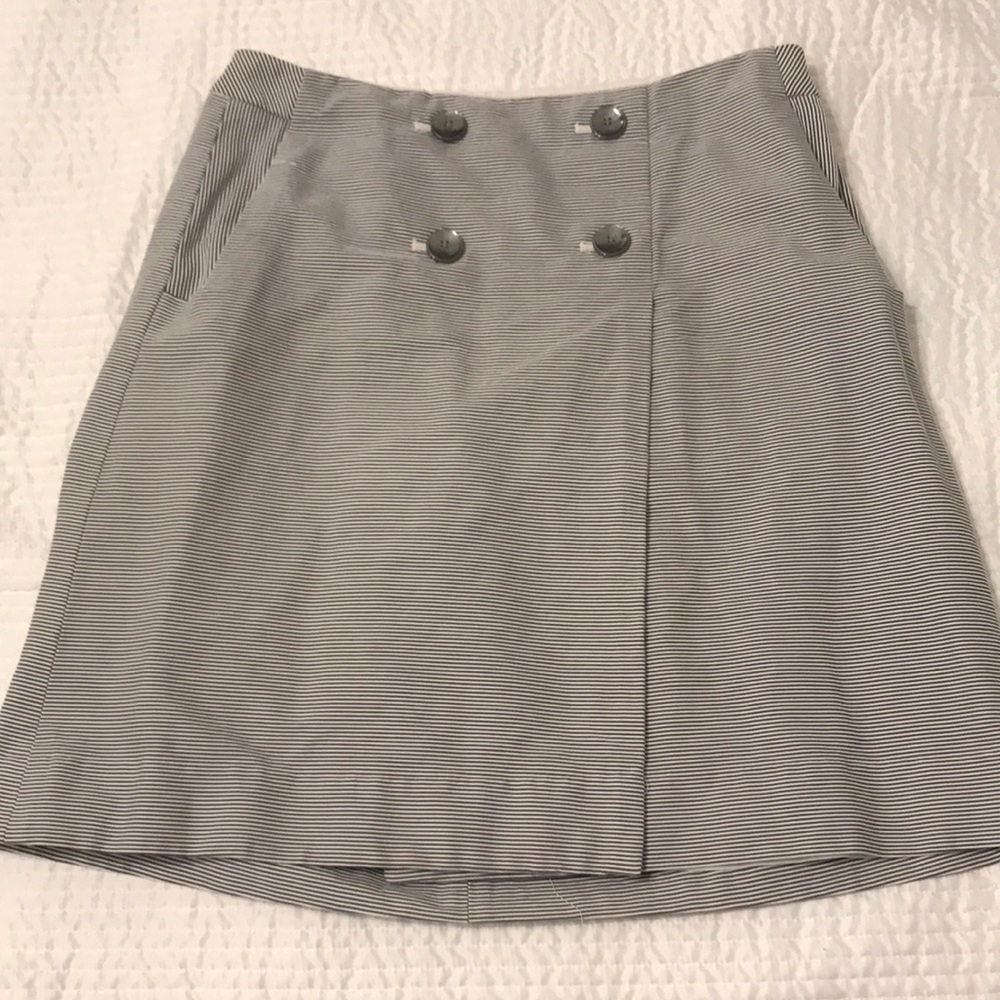 Limited skirt